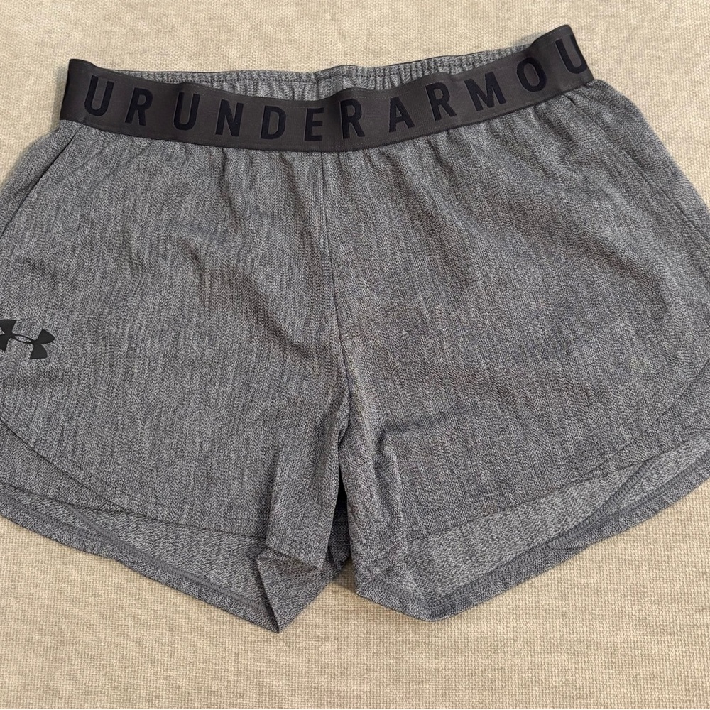 Under Armour Women's Gray Shorts Size Xsmall
